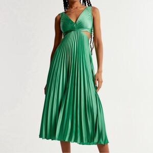 NWT A&F Giselle Pleated Cutout Maxi Dress